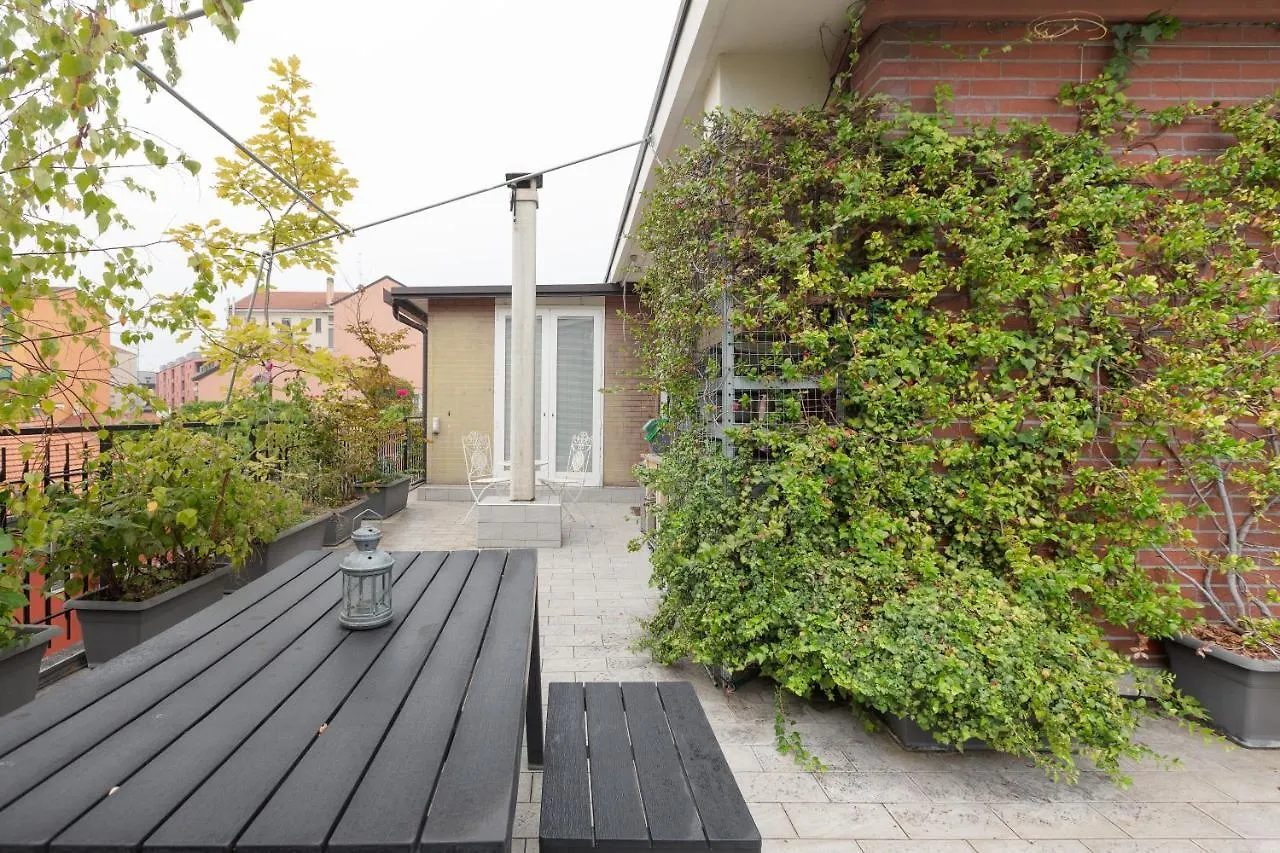 Apt With Huge Terrace- Calvairate District Milan Apartment