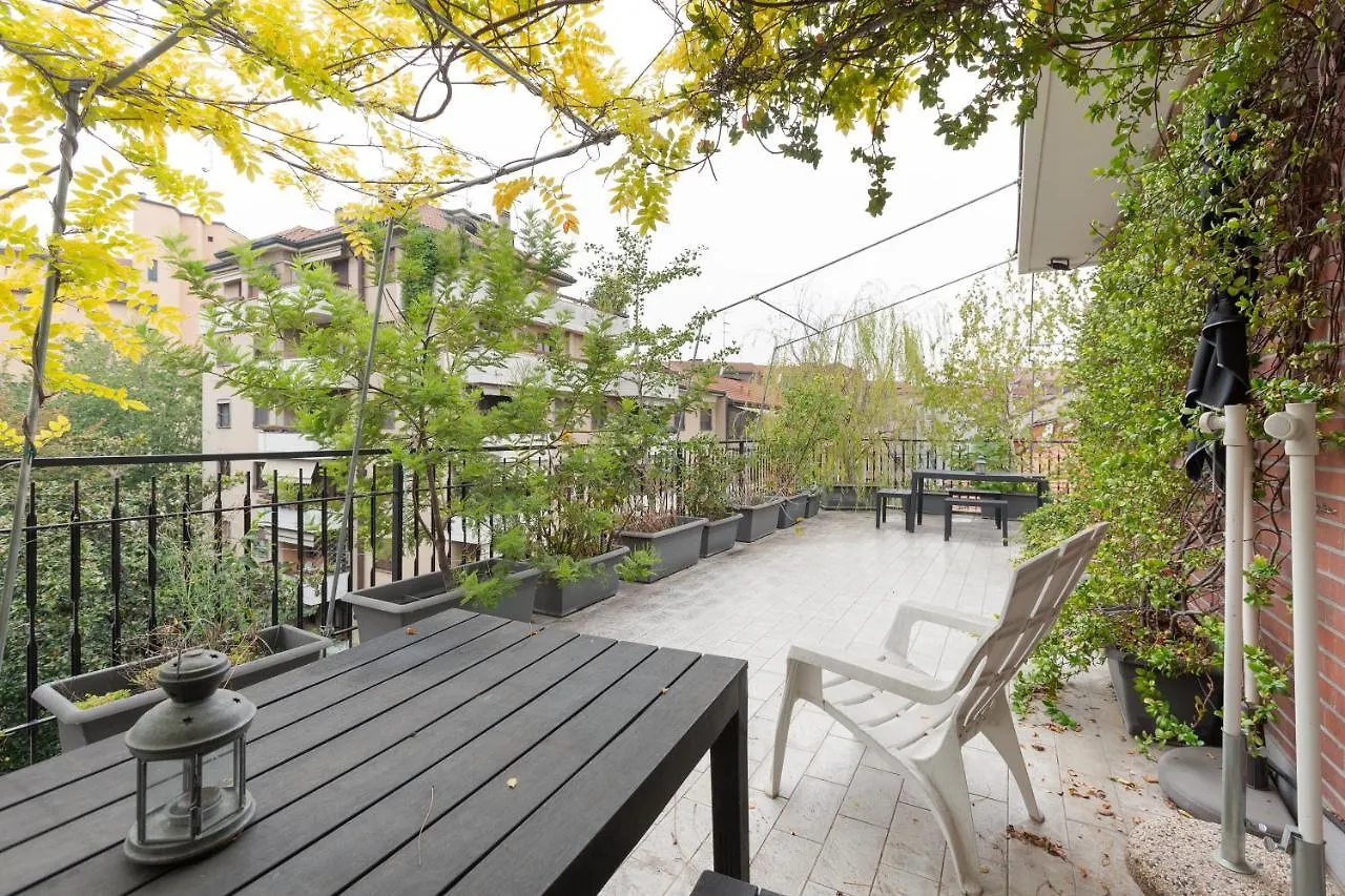 Apt With Huge Terrace- Calvairate District Milan Apartment